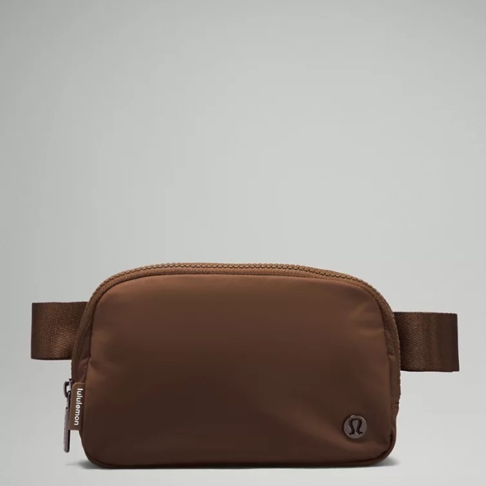 Lululemon Everywhere Belt Bag (Java)